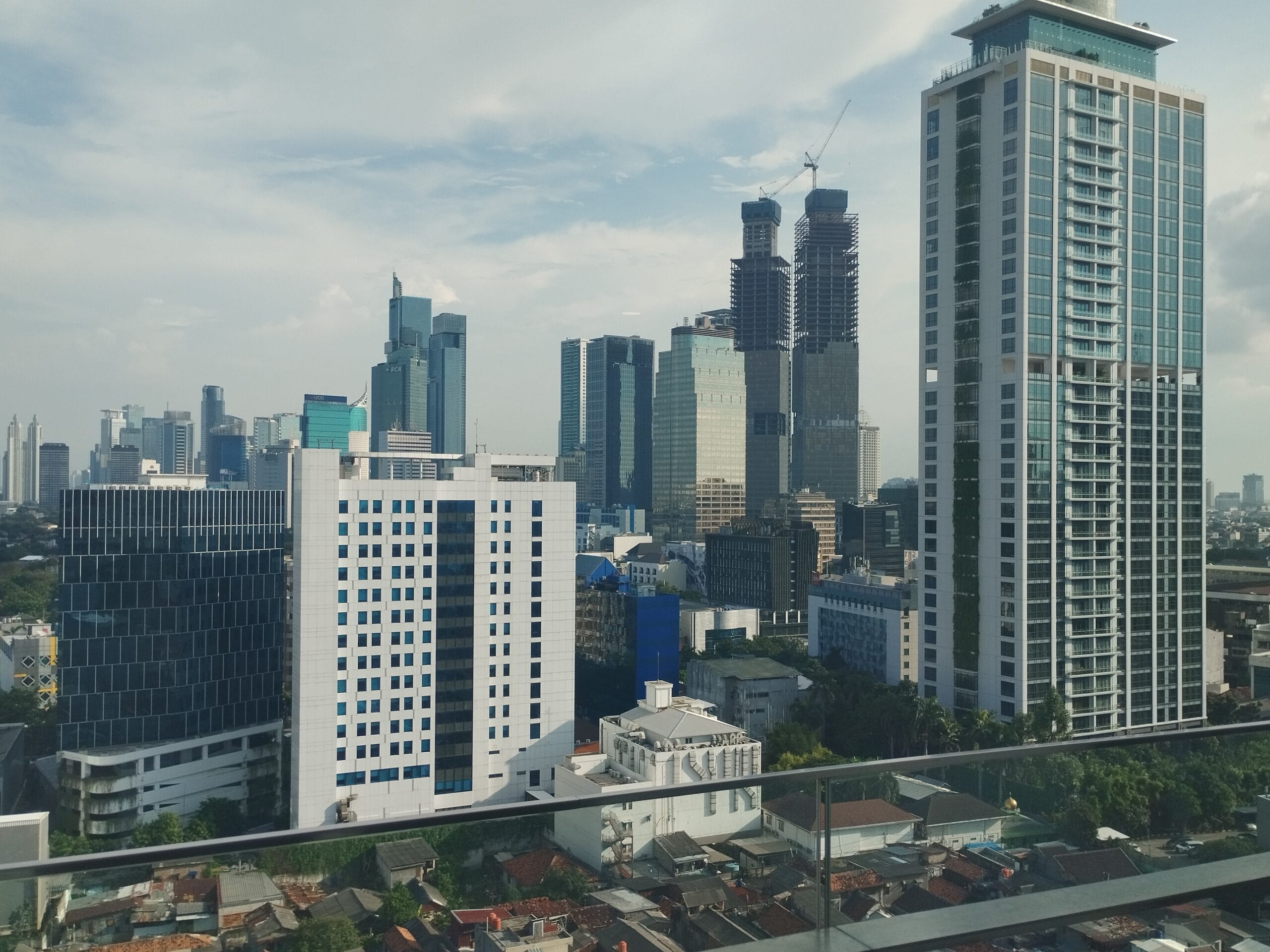 Perbandingan apartemen primary vs secondary di Jabodetabek