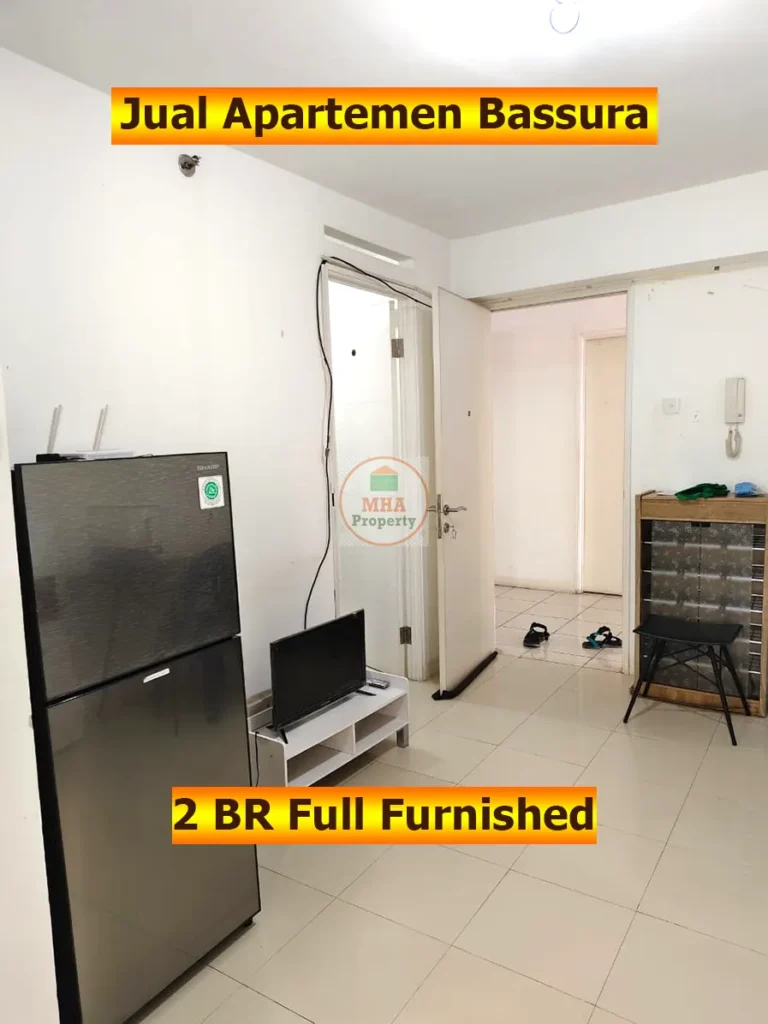 Jual Apartemen Bassura City 2BR SHM Full Furnish di ruang keluarga