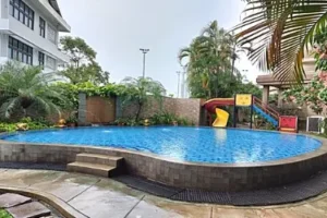 kolam renang anak di beverly tower