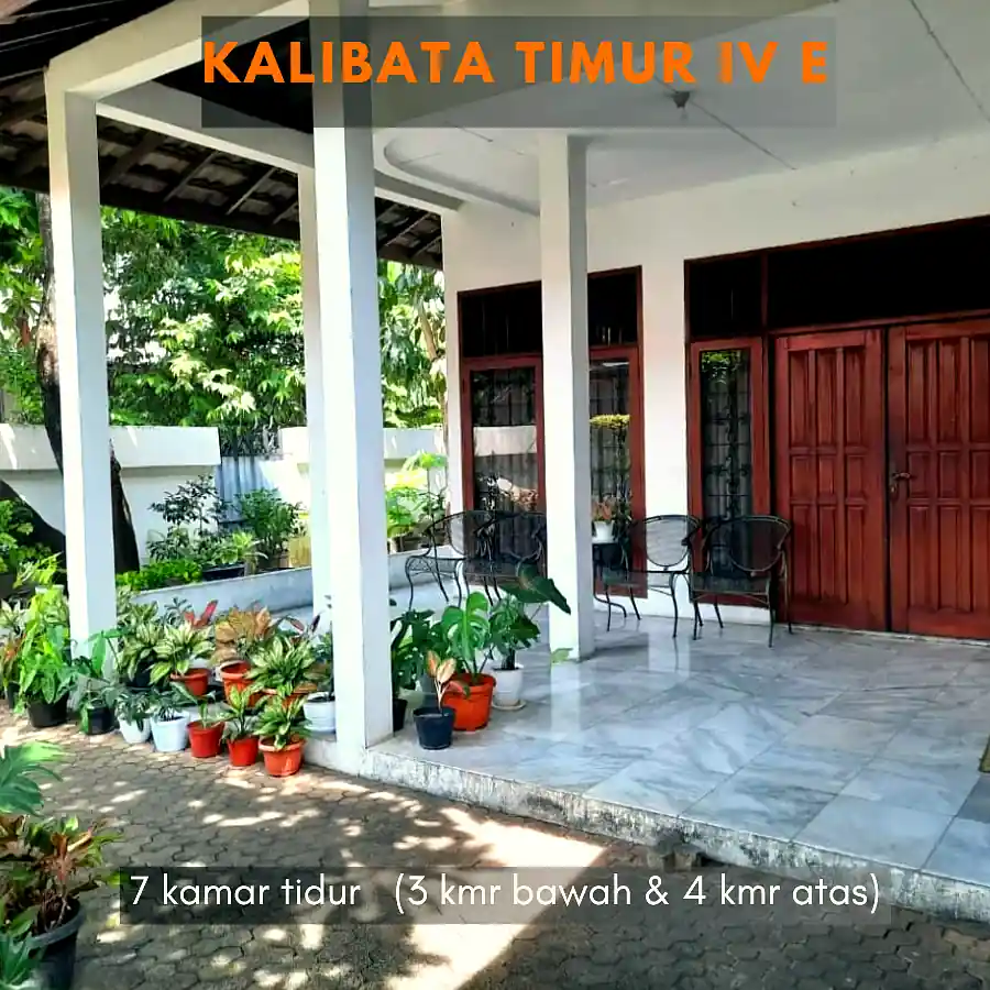 Kawasan Kalibata Jakarta Selatan — teras rumah asri dengan lingkungan hijau dan nyaman