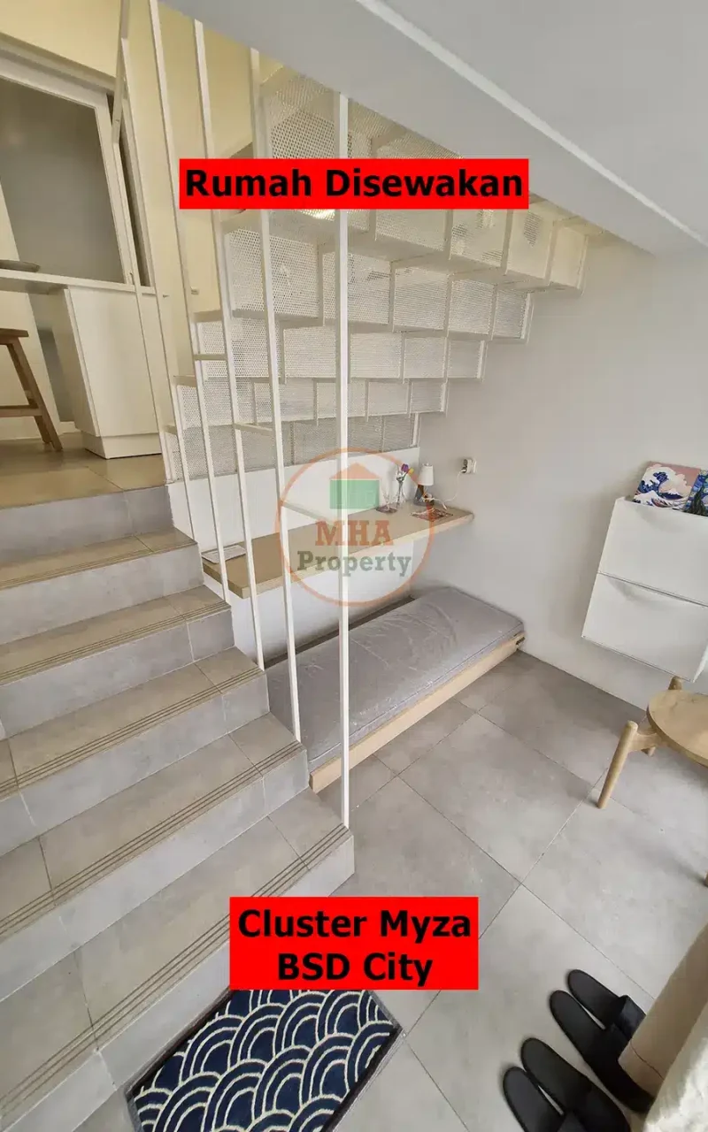 Tampak depan rumah split level disewakan di Cluster Myza BSD City